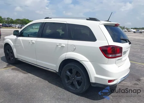 2018 Dodge Journey Crossroad z USA, uszkodzony, nr VIN 3C4PDCGG8JT515629